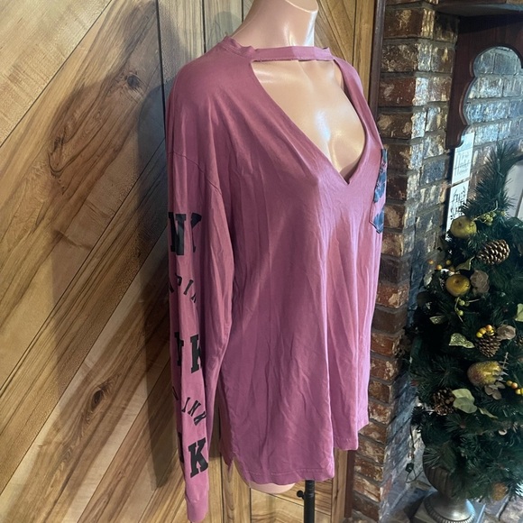 VS PINK Women’s Medium Dark Pink V-Neck Long Sleeve Shirt - Picture 5 of 10